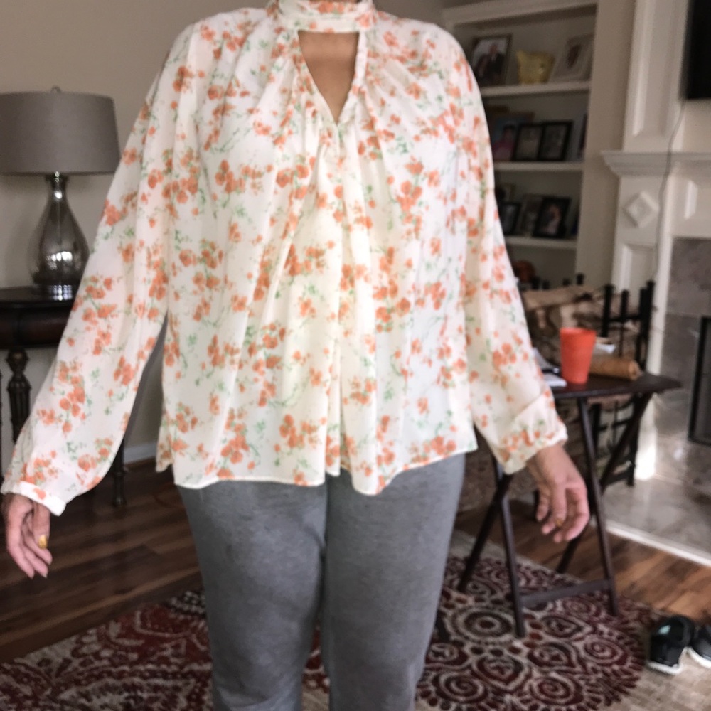 CUTE Flowy romantic Top, Blouse!